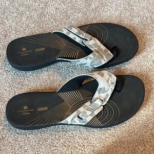 Clarks Cloudsteppers Women's Black and Gray Sandals